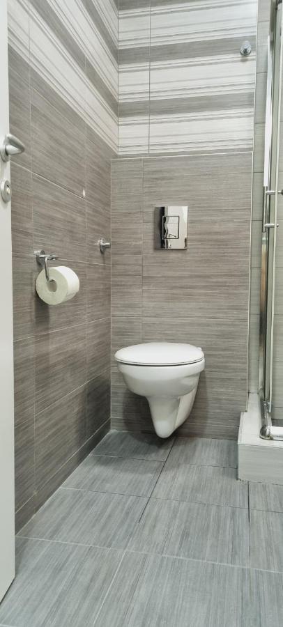 Grove II Apartment = Strict City Centre Novi Sad Dış mekan fotoğraf