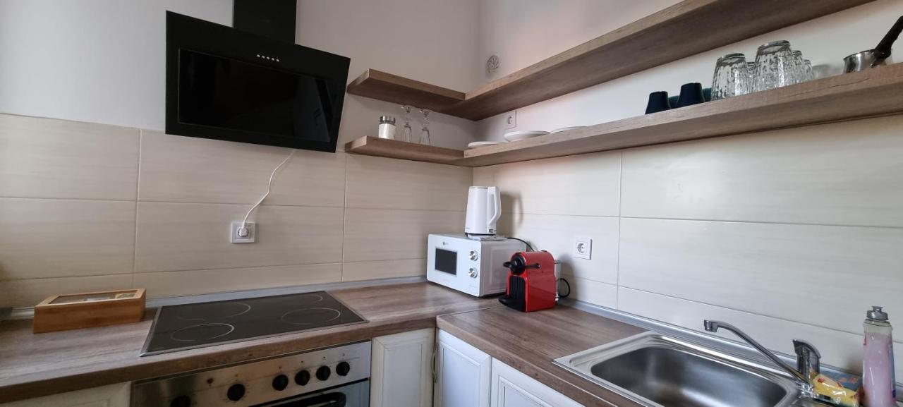Grove II Apartment = Strict City Centre Novi Sad Dış mekan fotoğraf