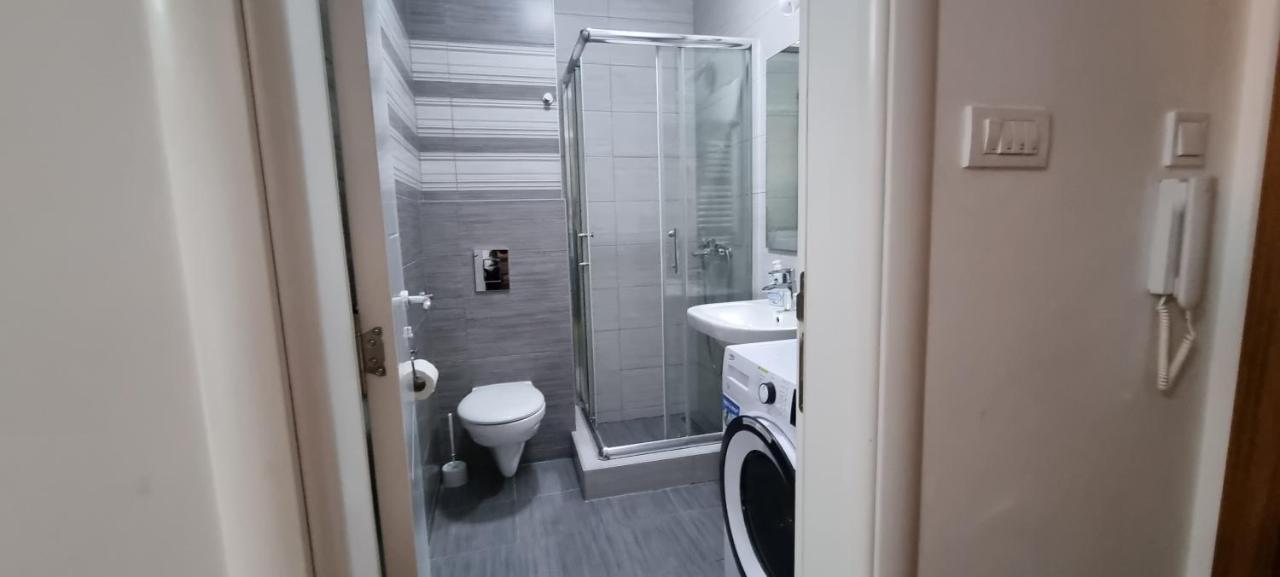 Grove II Apartment = Strict City Centre Novi Sad Dış mekan fotoğraf